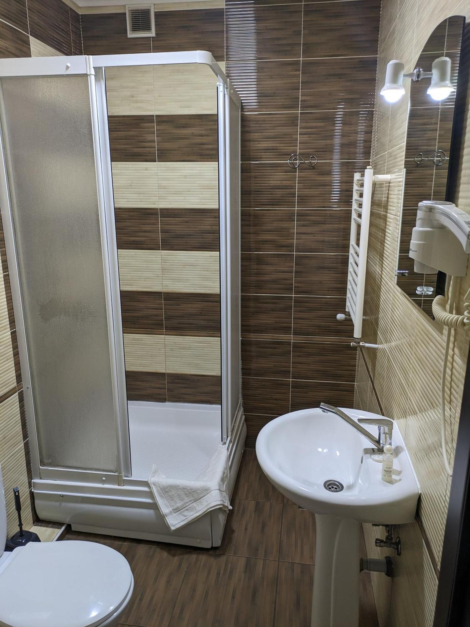 Lolo Hotel Kisinyov Kültér fotó