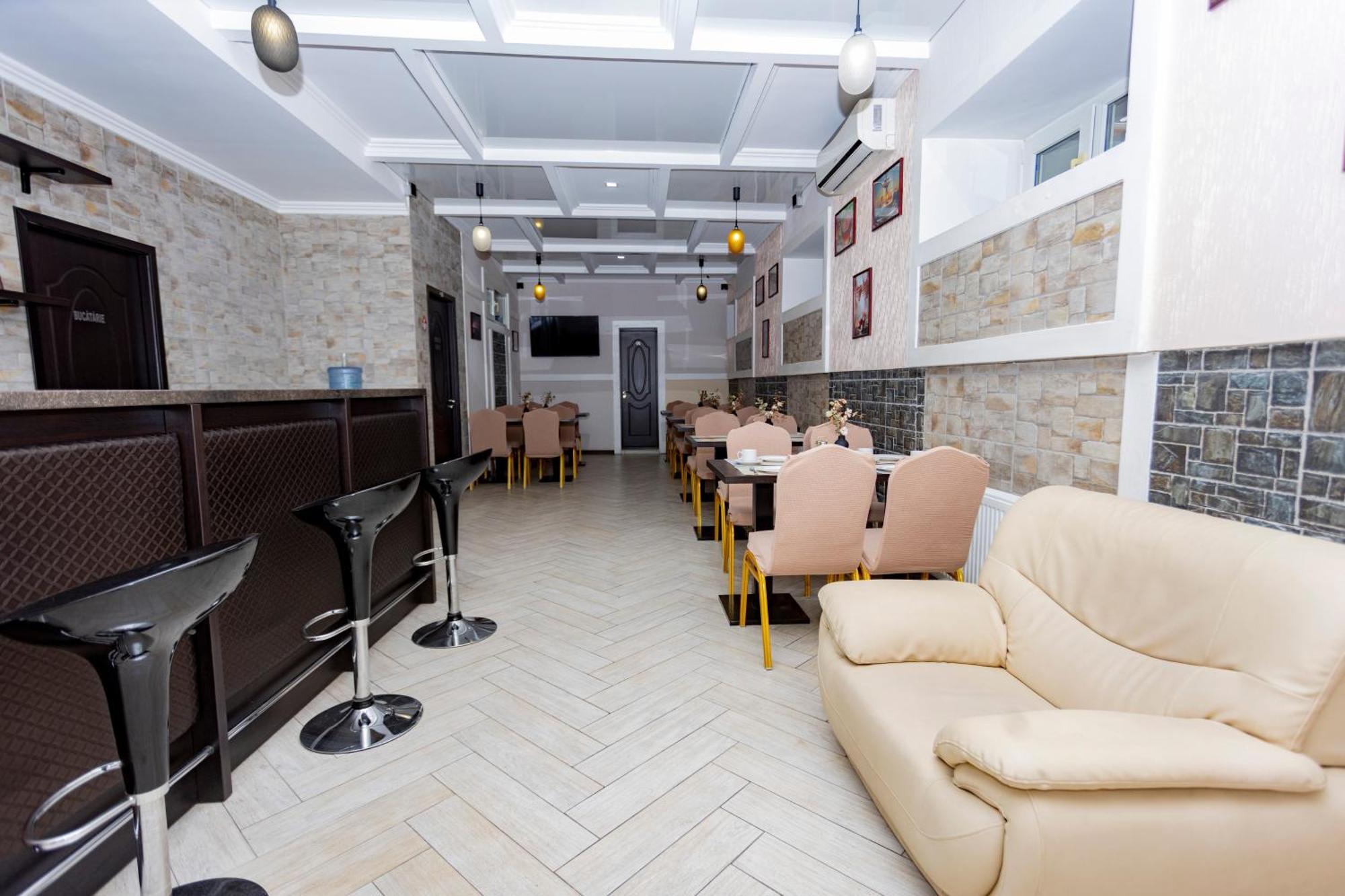 Lolo Hotel Kisinyov Kültér fotó